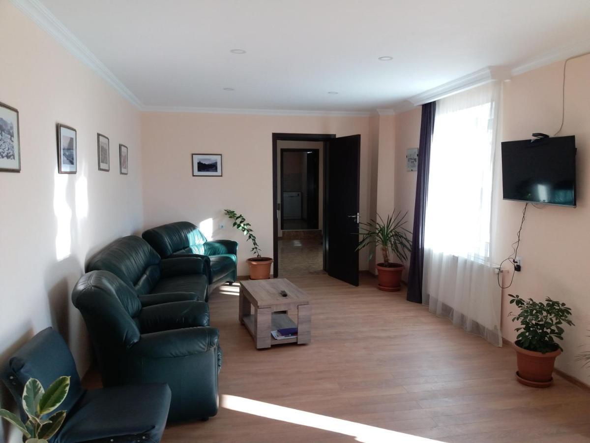 קזבגי Guest House Qubi מראה חיצוני תמונה